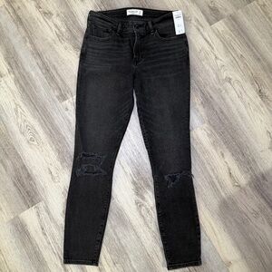 NWT Abercrombie & Fitch Super Skinny ankle mid rise size 27 regular